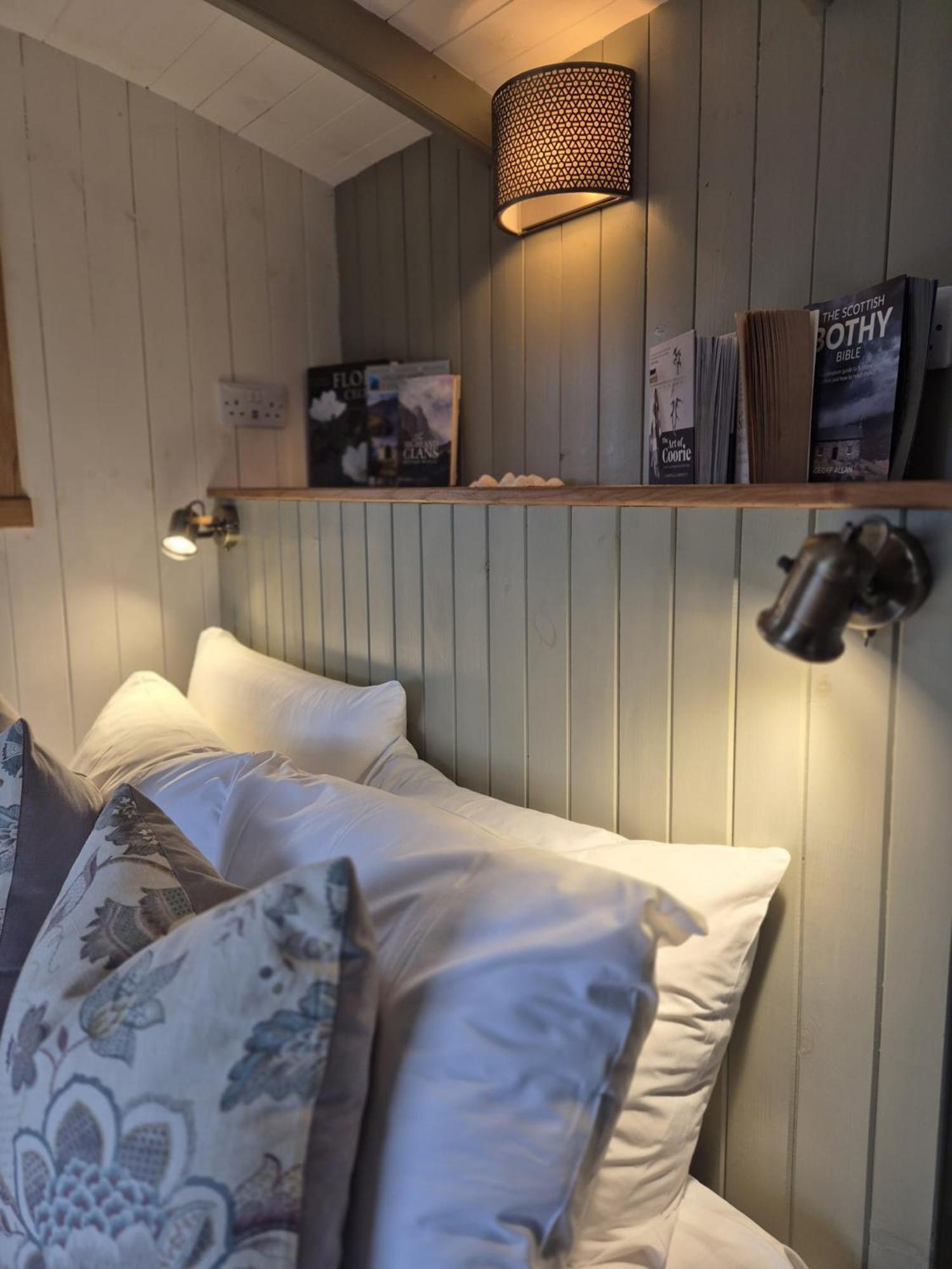 Corry Lodge Estate - Sheperds Huts Or Container Stays With Sea View Broadford (Isle of Skye) Ngoại thất bức ảnh