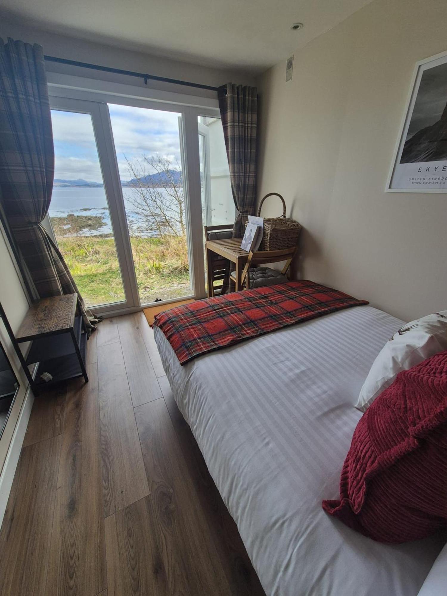 Corry Lodge Estate - Sheperds Huts Or Container Stays With Sea View Broadford (Isle of Skye) Ngoại thất bức ảnh